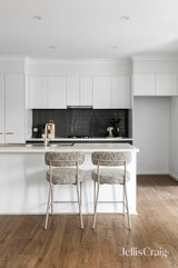 https://images.listonce.com.au/custom/160x/listings/237-drysdale-street-yallambie-vic-3085/082/01928082_img_07.jpg?726f-mnUSig