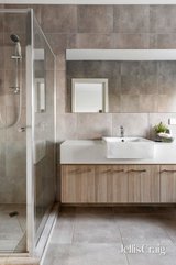 https://images.listonce.com.au/custom/160x/listings/237-drysdale-street-yallambie-vic-3085/082/01928082_img_13.jpg?blFNiAcptdU