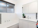 https://images.listonce.com.au/custom/160x/listings/237-manchester-road-mooroolbark-vic-3138/478/01526478_img_11.jpg?vL2CsDNp3QU