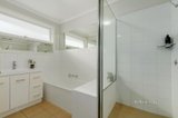 https://images.listonce.com.au/custom/160x/listings/237-the-avenue-blackburn-vic-3130/471/01163471_img_07.jpg?08PDkWrwDJA