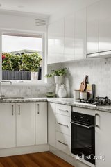 https://images.listonce.com.au/custom/160x/listings/2372-auburn-road-hawthorn-vic-3122/607/01954607_img_05.jpg?Uusdn2dzYSo