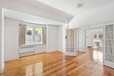 https://images.listonce.com.au/custom/160x/listings/2372-barkly-street-elwood-vic-3184/699/01895699_img_08.jpg?SoJXH3_M8vA