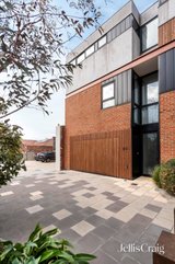 https://images.listonce.com.au/custom/160x/listings/2374-tinning-street-brunswick-vic-3056/071/01938071_img_17.jpg?Gw3VFkZ9DQQ