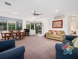 https://images.listonce.com.au/custom/160x/listings/238-hull-road-croydon-vic-3136/534/01525534_img_08.jpg?w97VRRPavdU