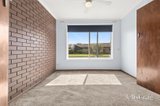 https://images.listonce.com.au/custom/160x/listings/2382-forest-street-wendouree-vic-3355/164/01972164_img_06.jpg?6Rm2kZvRGYA