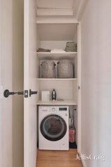 https://images.listonce.com.au/custom/160x/listings/239-martin-street-thornbury-vic-3071/251/01810251_img_18.jpg?XhJt2PRoEIw