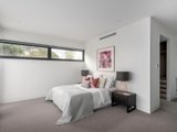 https://images.listonce.com.au/custom/160x/listings/239-oxley-road-hawthorn-vic-3122/376/00965376_img_10.jpg?YWiO0QHxQOI