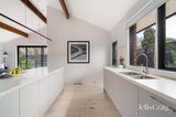https://images.listonce.com.au/custom/160x/listings/239-pine-street-surrey-hills-vic-3127/117/01812117_img_03.jpg?w16gDyHQii8