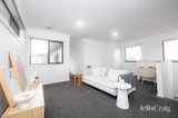 https://images.listonce.com.au/custom/160x/listings/2396-autumn-street-herne-hill-vic-3218/639/01914639_img_11.jpg?WL-jYd9uY_s