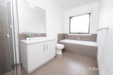 https://images.listonce.com.au/custom/160x/listings/2396-autumn-street-herne-hill-vic-3218/639/01914639_img_13.jpg?5sYbFEJ_c3U