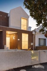 https://images.listonce.com.au/custom/160x/listings/23b-blyth-street-brunswick-vic-3056/224/01990224_img_08.jpg?DecS2y35I0c