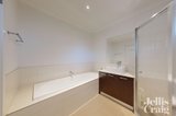https://images.listonce.com.au/custom/160x/listings/24-6-smyth-street-mount-waverley-vic-3149/391/01912391_img_06.jpg?fd-EekqOT-U