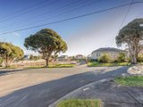 https://images.listonce.com.au/custom/160x/listings/24-bennett-street-burwood-vic-3125/771/01743771_img_08.jpg?VlZreNJsgaA