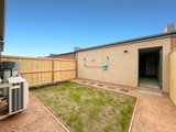 https://images.listonce.com.au/custom/160x/listings/24-beveridge-circuit-armstrong-creek-vic-3217/038/01916038_img_09.jpg?MW0zZiwsuh4