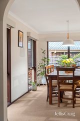 https://images.listonce.com.au/custom/160x/listings/24-cantala-crescent-ringwood-north-vic-3134/758/01909758_img_05.jpg?n1yKnniZE68