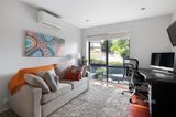 https://images.listonce.com.au/custom/160x/listings/24-esmale-street-strathmore-vic-3041/597/01155597_img_12.jpg?S25EYhf_eyI