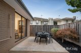 https://images.listonce.com.au/custom/160x/listings/24-evans-drive-croydon-vic-3136/983/01901983_img_15.jpg?wI90O1F9ITs