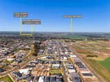 https://images.listonce.com.au/custom/160x/listings/24-floret-drive-lara-vic-3212/851/01698851_img_03.jpg?qQRI7sIirAA