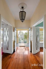 https://images.listonce.com.au/custom/160x/listings/24-gladstone-road-briar-hill-vic-3088/294/01933294_img_02.jpg?X_67PlPBYeE
