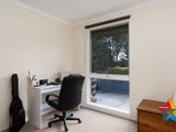 https://images.listonce.com.au/custom/160x/listings/24-highview-drive-mooroolbark-vic-3138/596/01524596_img_09.jpg?Hy6hjIR3nTM