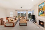 https://images.listonce.com.au/custom/160x/listings/24-illawong-drive-donvale-vic-3111/372/01910372_img_07.jpg?Vvj5enGjgHY