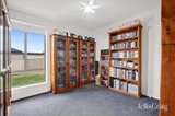 https://images.listonce.com.au/custom/160x/listings/24-kirby-avenue-canadian-vic-3350/217/01765217_img_09.jpg?KjgRWgtvaS4
