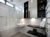 https://images.listonce.com.au/custom/160x/listings/24-lyell-street-south-melbourne-vic-3205/533/01087533_img_08.jpg?Gd2PNDQYLjg