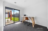 https://images.listonce.com.au/custom/160x/listings/24-mcleod-crescent-lucas-vic-3350/069/01585069_img_14.jpg?n7GaTm5eU0o