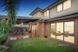 https://images.listonce.com.au/custom/160x/listings/24-nickson-close-bayswater-north-vic-3153/233/01287233_img_12.jpg?Hu_PeZyG9nA