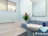 https://images.listonce.com.au/custom/160x/listings/24-orrong-road-mooroolbark-vic-3138/522/01526522_img_11.jpg?Xjvlg5mRLFk