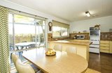 https://images.listonce.com.au/custom/160x/listings/24-panoramic-grove-glen-waverley-vic-3150/227/01700227_img_03.jpg?z13jt0g_tnI