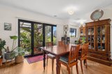 https://images.listonce.com.au/custom/160x/listings/24-phyllis-crescent-mckenzie-hill-vic-3451/902/01596902_img_04.jpg?GS2MqXOgRtY