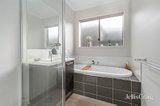https://images.listonce.com.au/custom/160x/listings/24-rebellion-place-ballarat-east-vic-3350/049/01833049_img_05.jpg?nLzzyly42nc