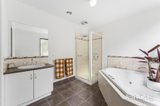 https://images.listonce.com.au/custom/160x/listings/24-richards-court-scarsdale-vic-3351/942/01986942_img_17.jpg?adN_ROYtD9A