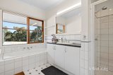 https://images.listonce.com.au/custom/160x/listings/24-ross-drive-castlemaine-vic-3450/994/01912994_img_15.jpg?l6_dtPl2GiM