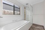 https://images.listonce.com.au/custom/160x/listings/24-saratoga-avenue-barwon-heads-vic-3227/063/01813063_img_07.jpg?683tkUfnCrI