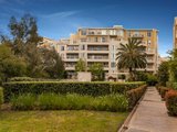 https://images.listonce.com.au/custom/160x/listings/24-seisman-place-port-melbourne-vic-3207/079/01794079_img_04.jpg?gyKKdt-4RH0