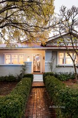 https://images.listonce.com.au/custom/160x/listings/24-speight-street-thornbury-vic-3071/315/01228315_img_02.jpg?D3RK-piNc8s