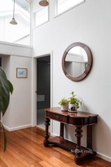 https://images.listonce.com.au/custom/160x/listings/24-speight-street-thornbury-vic-3071/315/01228315_img_04.jpg?dIuhqElNLo0