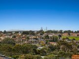 https://images.listonce.com.au/custom/160x/listings/24-strathaird-street-strathmore-vic-3041/384/00847384_img_11.jpg?zGbNDE6I2f4