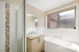 https://images.listonce.com.au/custom/160x/listings/24-tallis-grove-doreen-vic-3754/537/01821537_img_09.jpg?jdNk3YSLZzA