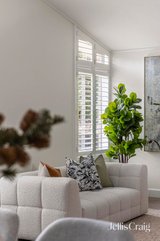 https://images.listonce.com.au/custom/160x/listings/24-the-glen-donvale-vic-3111/957/01938957_img_05.jpg?to_jPFh6z4I