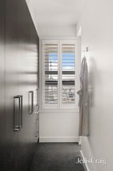 https://images.listonce.com.au/custom/160x/listings/24-victoria-street-oak-park-vic-3046/758/01979758_img_09.jpg?spflTpSX5vc