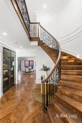 https://images.listonce.com.au/custom/160x/listings/24-viewpoint-avenue-glen-waverley-vic-3150/315/01817315_img_12.jpg?xut2aZ908l4