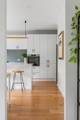 https://images.listonce.com.au/custom/160x/listings/240-summerhill-road-brighton-east-vic-3187/395/01922395_img_12.jpg?ojvpVkO0vOQ