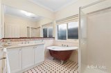 https://images.listonce.com.au/custom/160x/listings/241-delmore-crescent-glen-waverley-vic-3150/743/01915743_img_07.jpg?12jFKxfwe6g