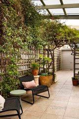 https://images.listonce.com.au/custom/160x/listings/241-nicholson-street-carlton-vic-3053/372/01692372_img_09.jpg?Z6Kal5WFhTM