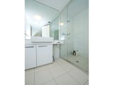 https://images.listonce.com.au/custom/160x/listings/2412100-harbour-esplanade-docklands-vic-3008/996/01613996_img_06.jpg?PlTJxQxnZxk