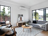 https://images.listonce.com.au/custom/160x/listings/242-gooch-street-thornbury-vic-3071/866/00985866_img_07.jpg?yDFwM17HJS0