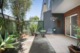 https://images.listonce.com.au/custom/160x/listings/242-newmarket-way-flemington-vic-3031/611/01322611_img_08.jpg?Q25_tBQLNek